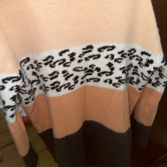 size small Pink extremely warm sweater absolutely beautiful - Picture 3 of 5